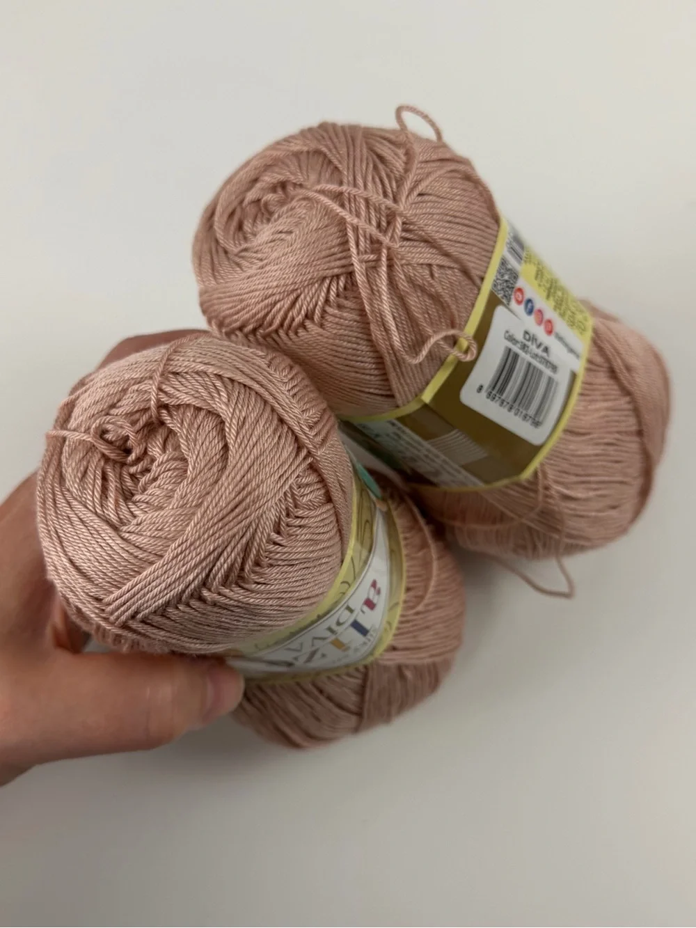 Alize Diva Yarn Silky Effect Lot of 2 Skeins 382 Powder 383 Yards 100g NWT